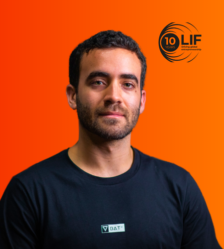 Headshot of Alejandro.