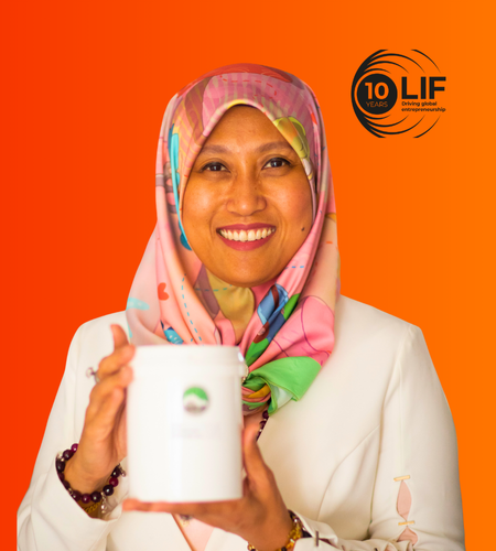 Headshot of Rozzeta.