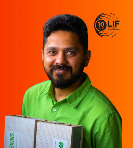 Headshot of Abhimanyu.